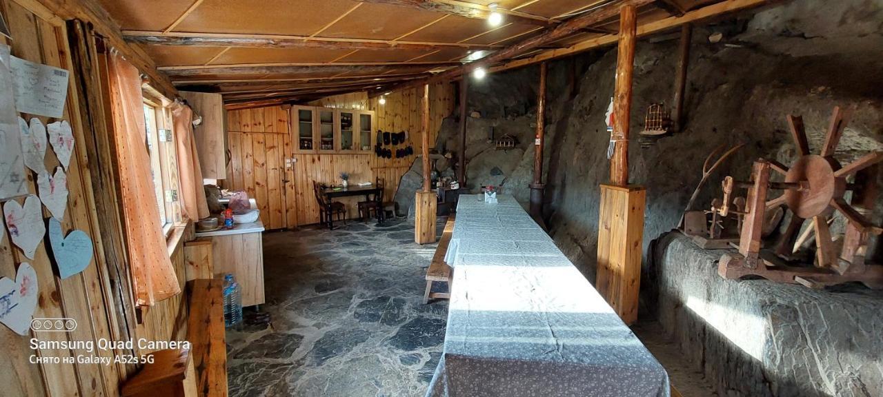 Guest House Tsasne Omalo Екстер'єр фото