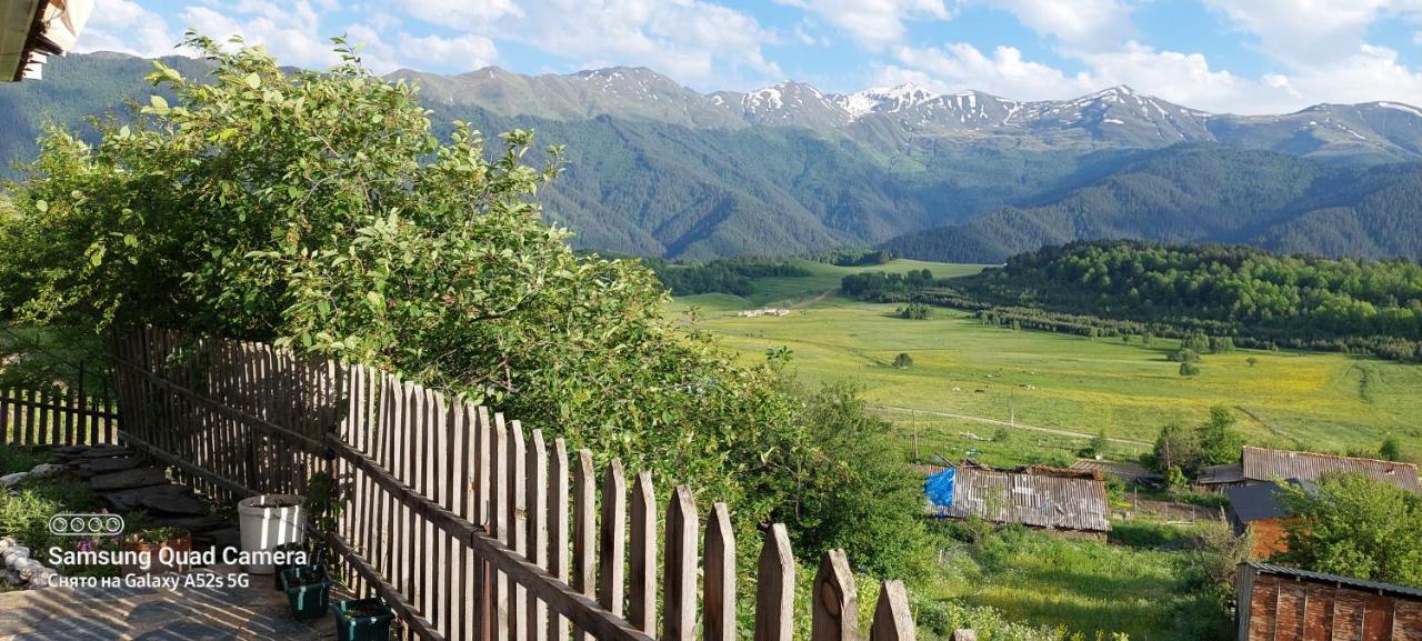 Guest House Tsasne Omalo Екстер'єр фото