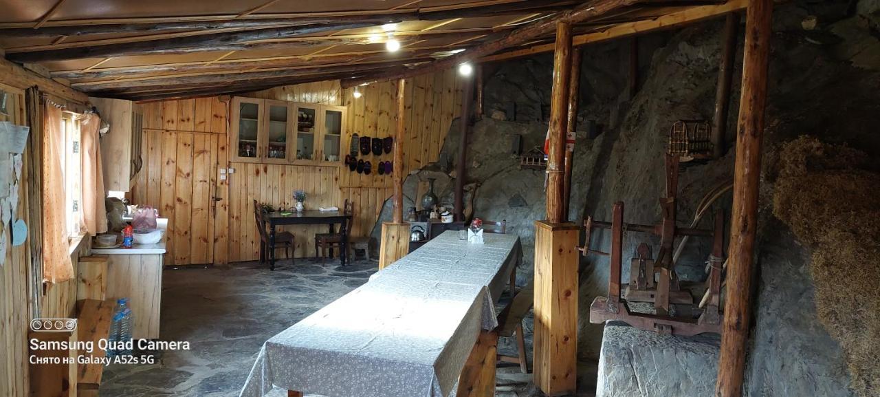 Guest House Tsasne Omalo Екстер'єр фото