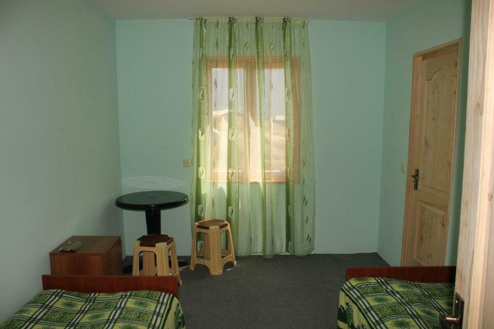 Guest House Tsasne Omalo Екстер'єр фото